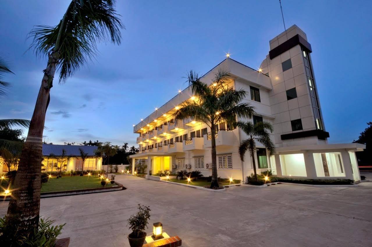 Royal Golden View Hotel Yangon Bagian luar foto